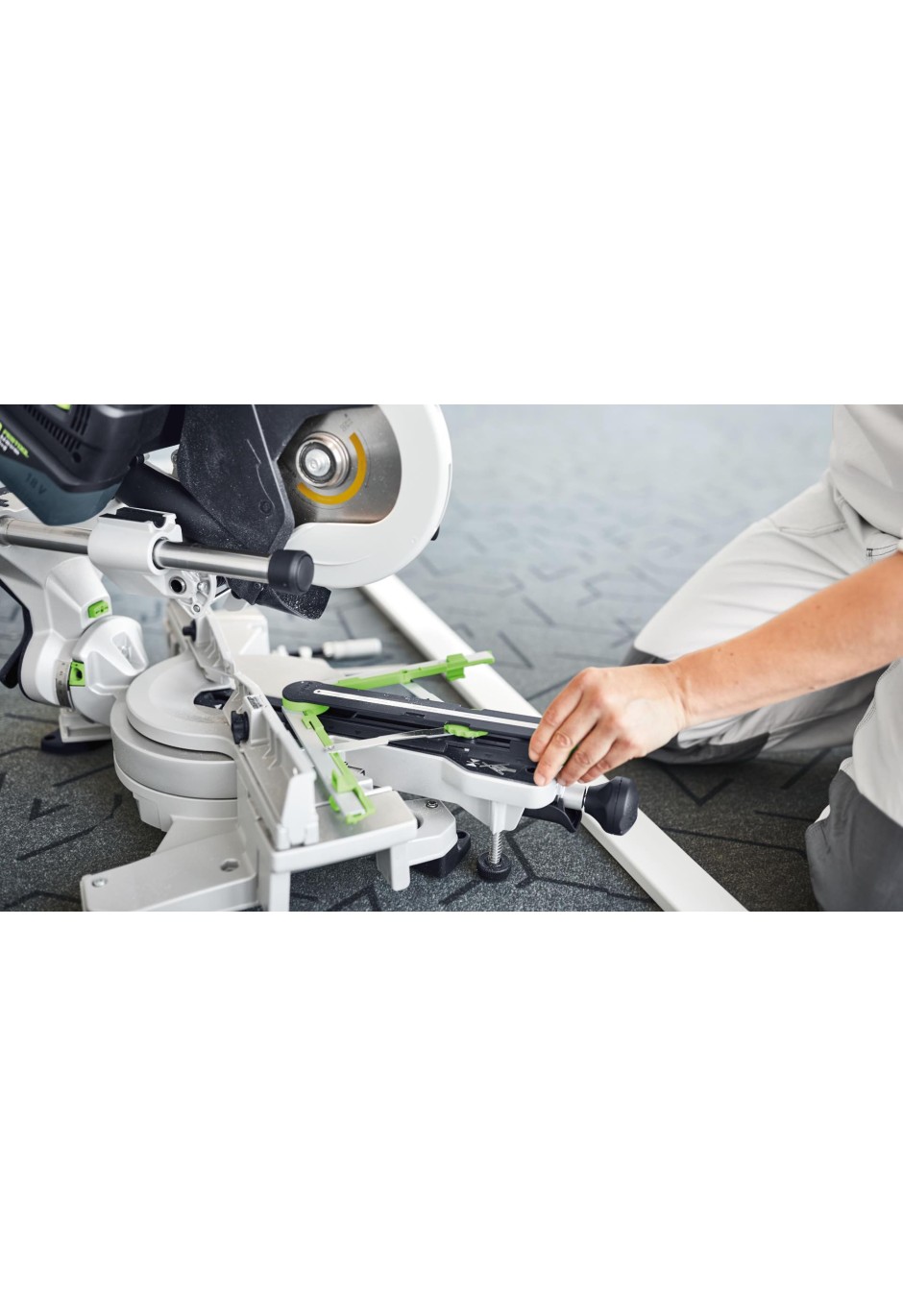 Аккумуляторная торцовочная пила с механизмом протяжки Festool KAPEX KSC 60 EB 5,0 I-Plus