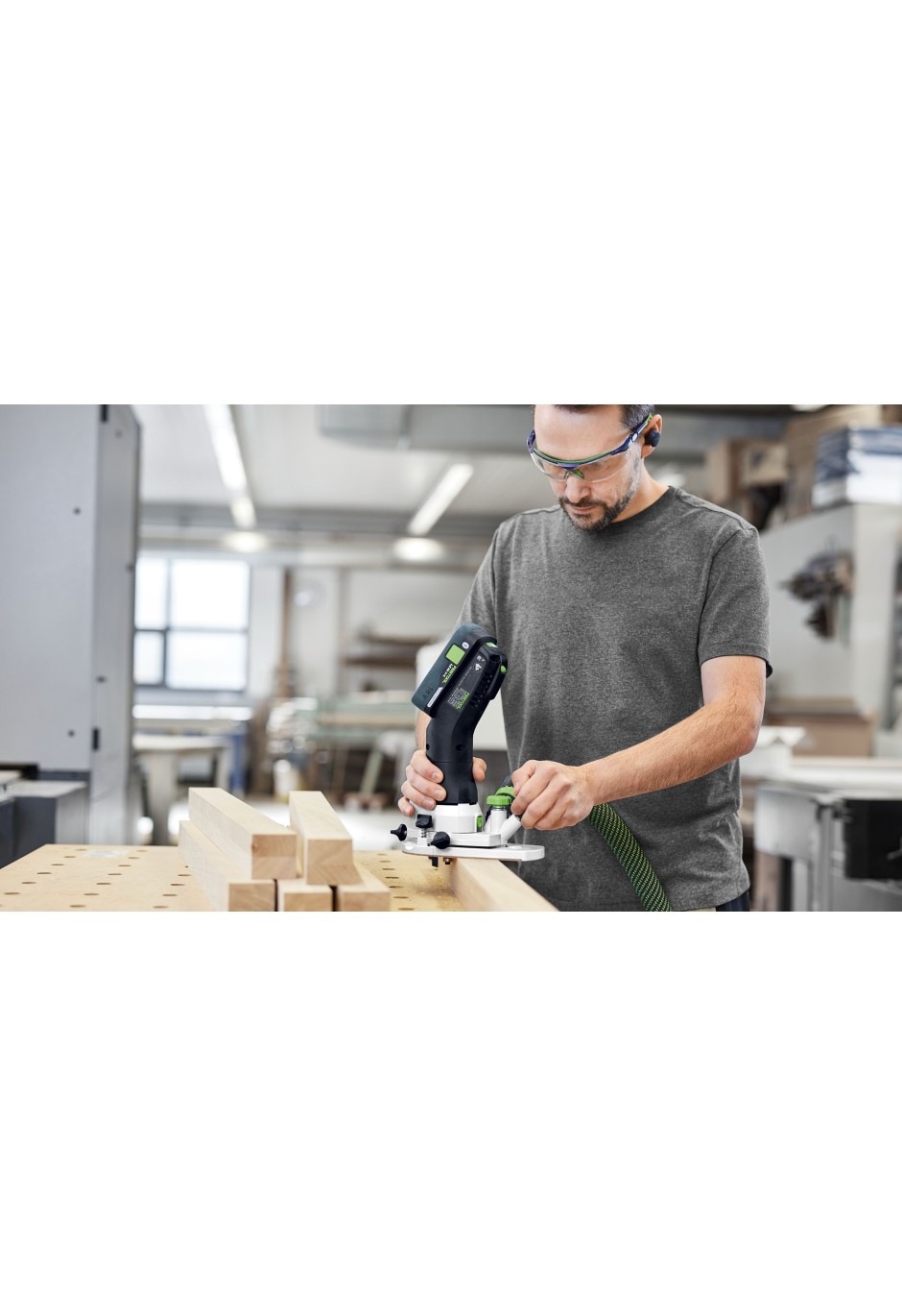 Аккумуляторный модульный кромочный фрезер Festool MFKC 700 EB-Basic