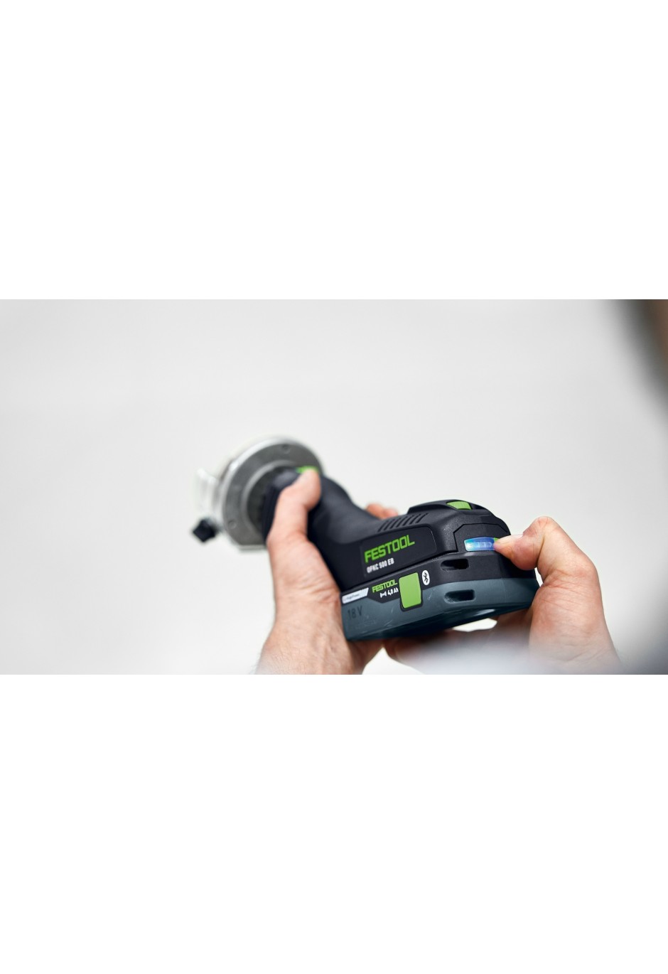 Аккумуляторный кромочный фрезер Festool OFKC 500 R3 EB-Basic
